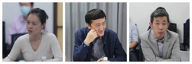 男人和女人在交谈

描述已自动生成