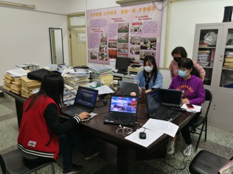 C:\Users\Yaodong\_DDNZone_\My Files\UIBE\免费a片
工作\1. 研究生教学\c学位\2020毕业\2020毕业答辩\照片\微信图片_20200603104359.jpg