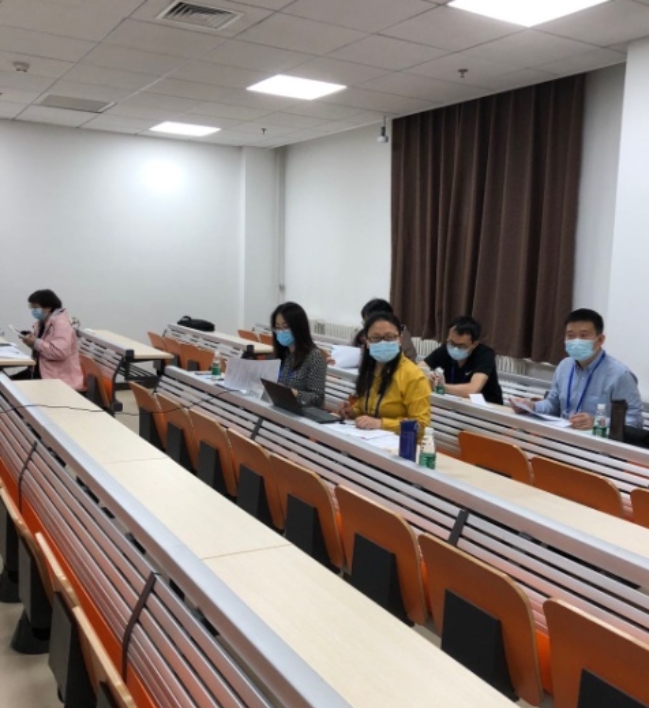 C:\Users\Yaodong\_DDNZone_\My Files\UIBE\免费a片
工作\1. 研究生教学\a招生\2020硕士招生\照片\微信图片_20200603102116.jpg